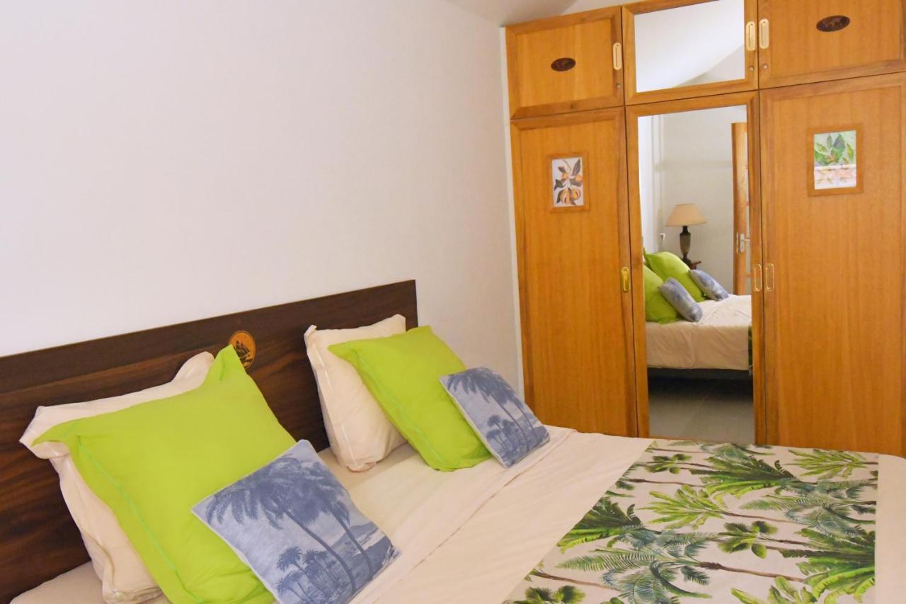 Bed and Breakfast Le Jacaranda Du Guillaume Le Guillaume Exterior foto